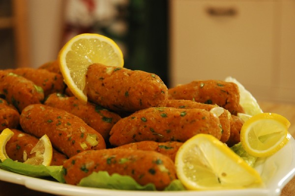 Mercimek Köftesi Nasıl Yapılır? Evde Kolay Mercimek Köftesi Tarifi